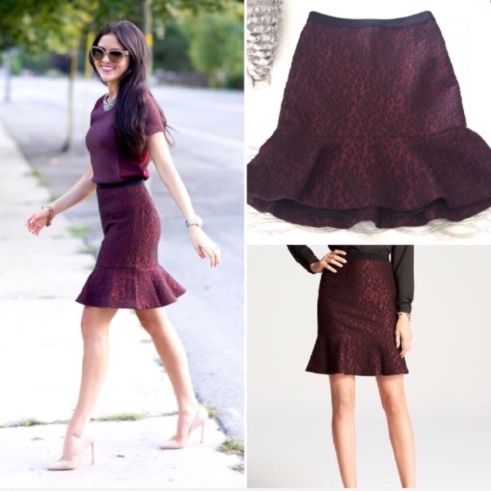Ann Taylor • leopard print trumpet skirt